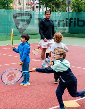 Cours de tennis enfant à Paris